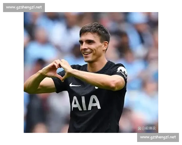 莱比锡锁定埃利奥特替代西蒙斯,红军标价 4000 万英镑 莱比锡锁定埃利奥特替代西蒙斯,红军标价 4000 万英镑